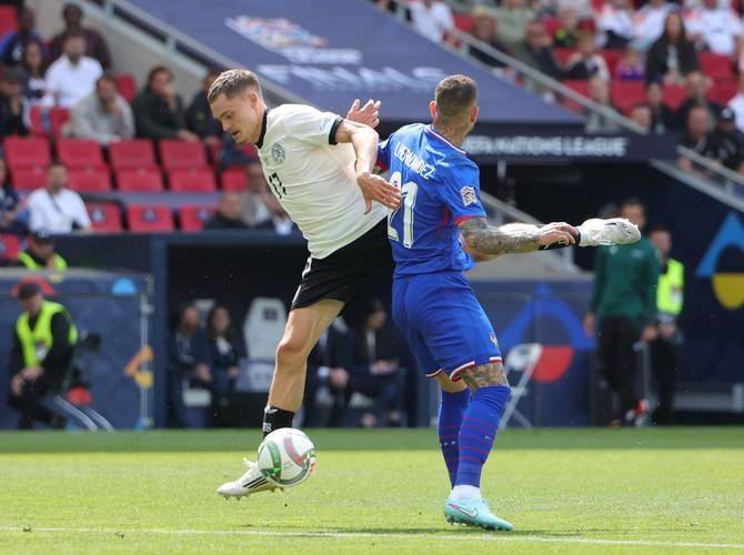 上海久事主场迎战广东东阳光